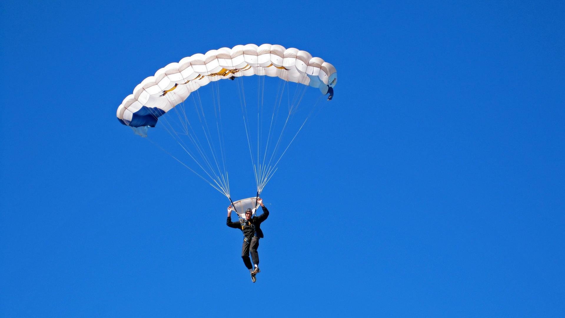 自由泳划水周期与转身效率相关性分析，自由泳划手和转体的配合